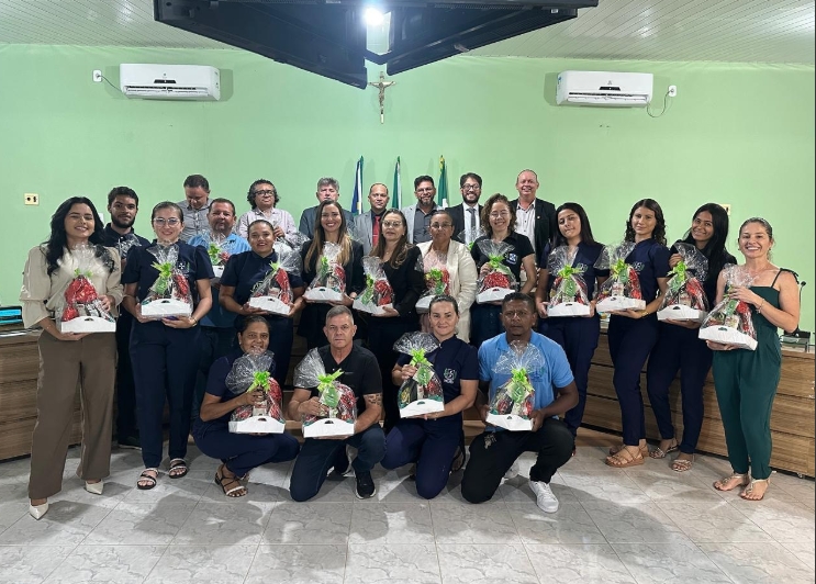 Câmara de Paulistana faz entrega de cestas de Páscoa aos vereadores e funcionários
